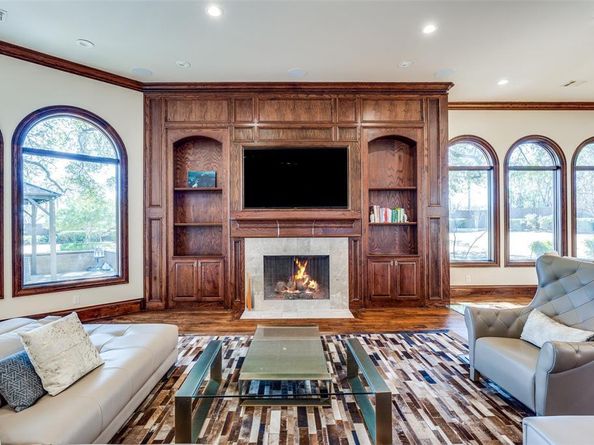 10750  Welch Road , Dallas Texas 75229