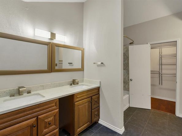 5015  Clover Haven Street , Dallas Texas 75227