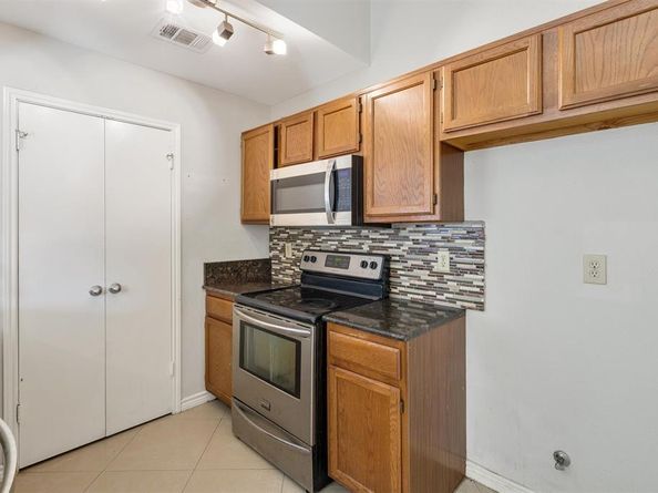 5015  Clover Haven Street , Dallas Texas 75227