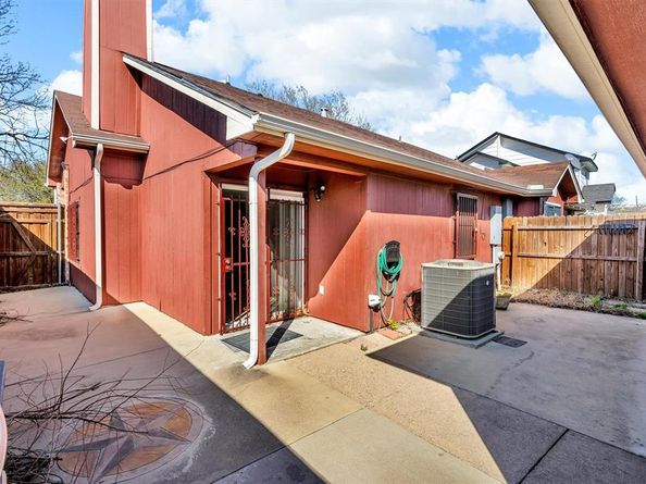 5015  Clover Haven Street , Dallas Texas 75227