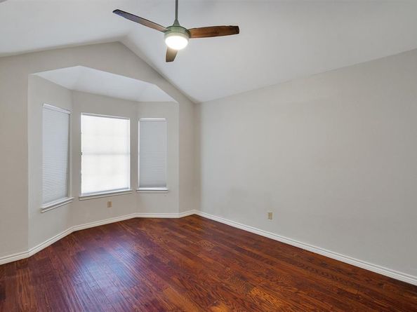 5015  Clover Haven Street , Dallas Texas 75227