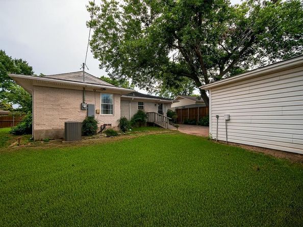 9026  Leaside Drive , Dallas Texas 75238