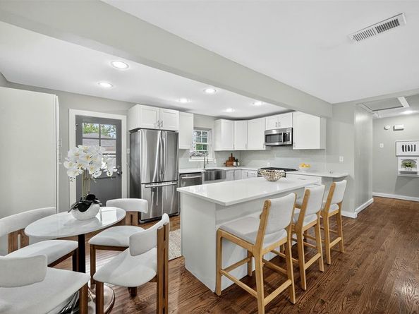 9026  Leaside Drive , Dallas Texas 75238