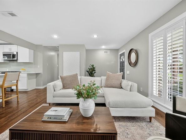 9026  Leaside Drive , Dallas Texas 75238