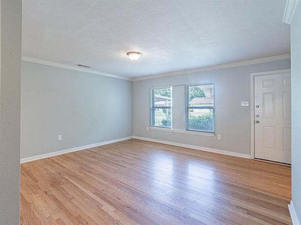 10033  Casa Oaks Drive , Dallas Texas 75228