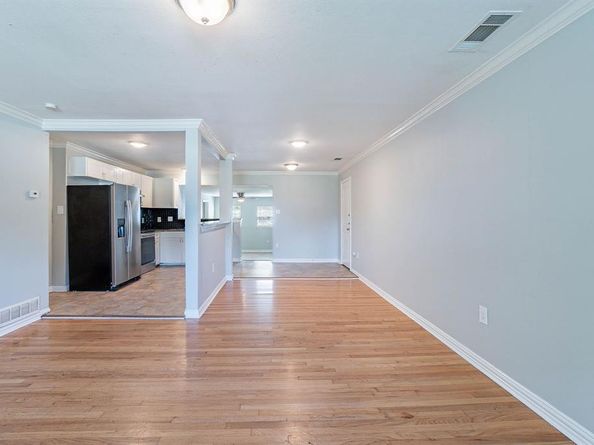 10033  Casa Oaks Drive , Dallas Texas 75228