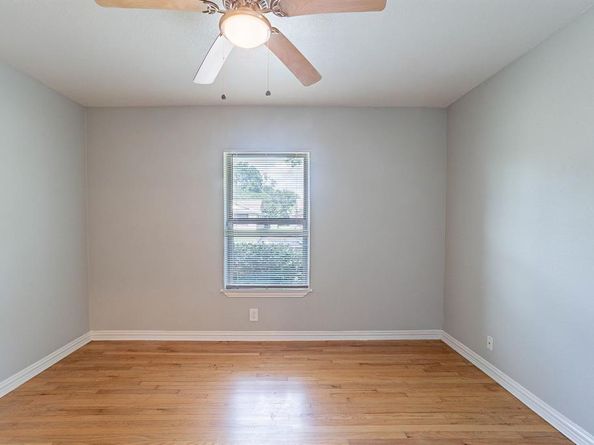 10033  Casa Oaks Drive , Dallas Texas 75228