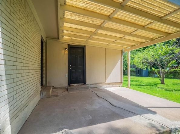 10033  Casa Oaks Drive , Dallas Texas 75228