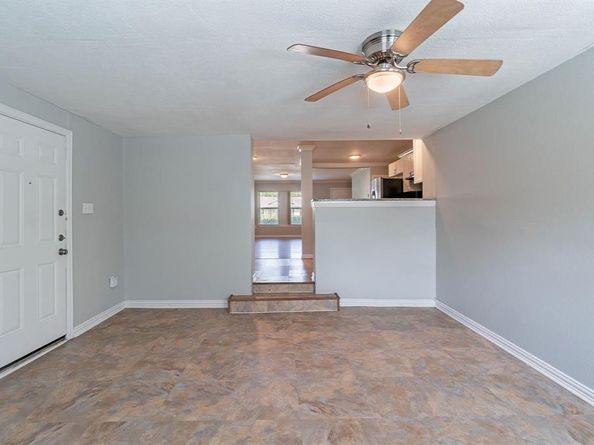 10033  Casa Oaks Drive , Dallas Texas 75228