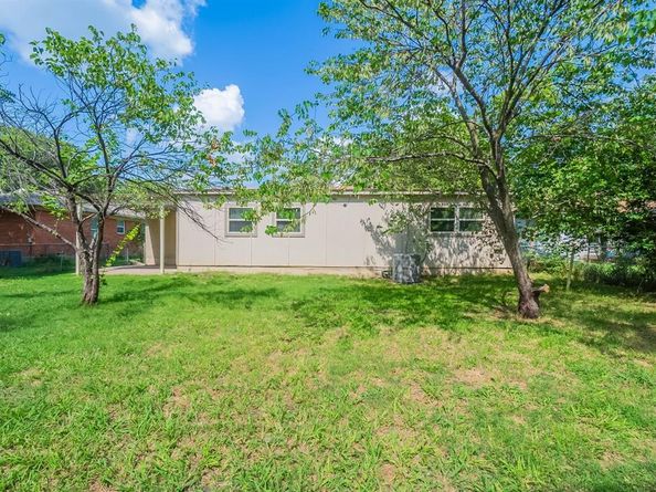 10033  Casa Oaks Drive , Dallas Texas 75228