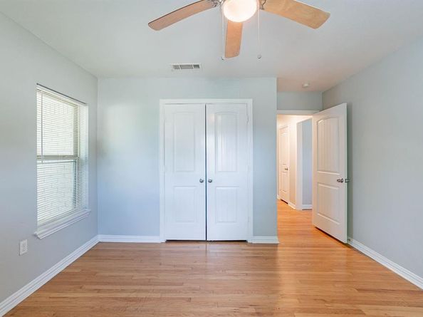 10033  Casa Oaks Drive , Dallas Texas 75228