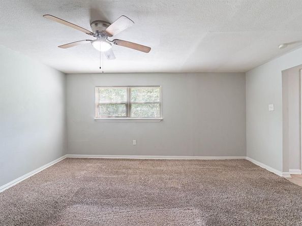 10033  Casa Oaks Drive , Dallas Texas 75228