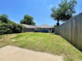 714  Beacon  , Dallas Texas 75214