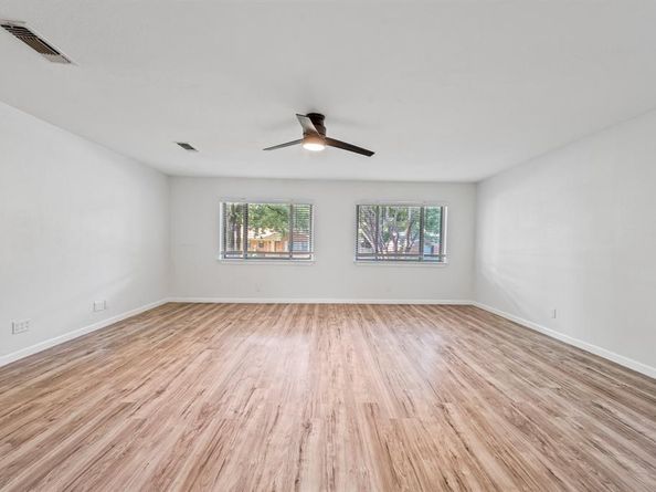 600  Circleview Drive N, Hurst Texas 76054