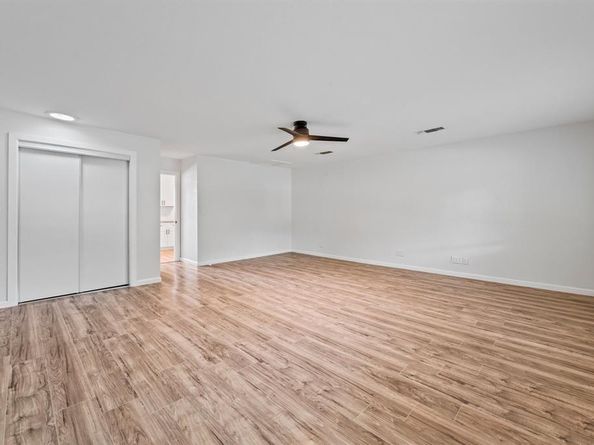 600  Circleview Drive N, Hurst Texas 76054