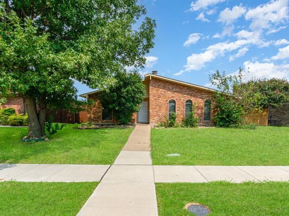 745  Cambridge Drive , Plano Texas 75023