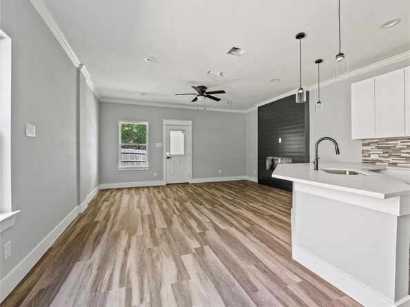6221  Post Oak Terrace , Fort Worth Texas 76112