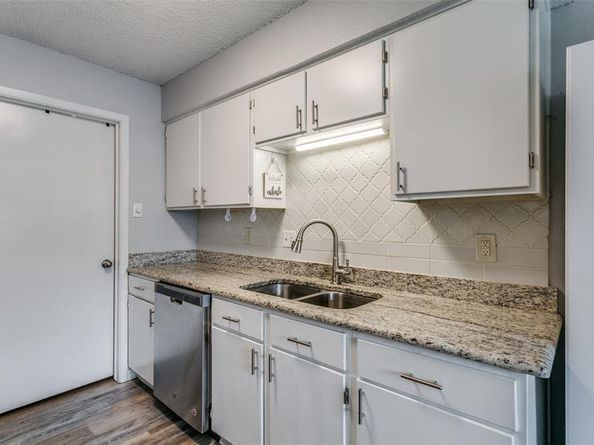 649  Timberline Drive , Hurst Texas 76053