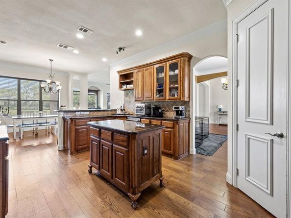 804  Bentwater Parkway , Grand Prairie Texas 75104