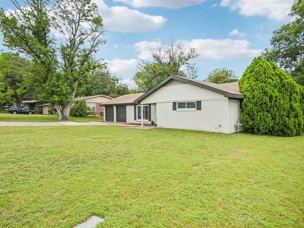 6917  Overhill Road , Fort Worth Texas 76116