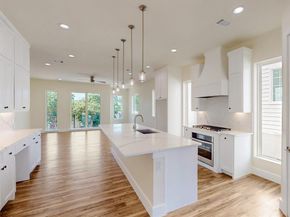 1021  Mobile Street , Dallas Texas 75208