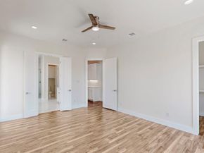 1021  Mobile Street , Dallas Texas 75208