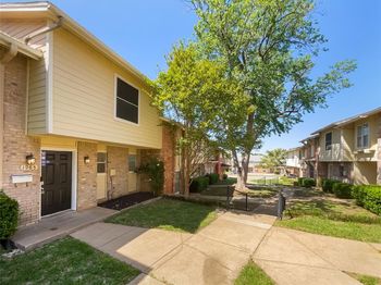 1985  Shorewood Drive 