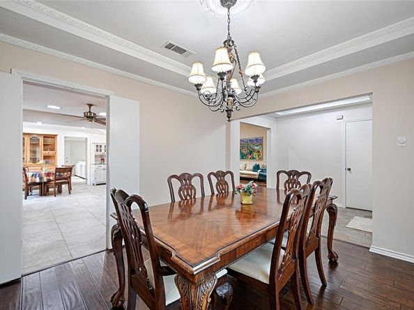 9727  Amberley Drive , Dallas Texas 75243