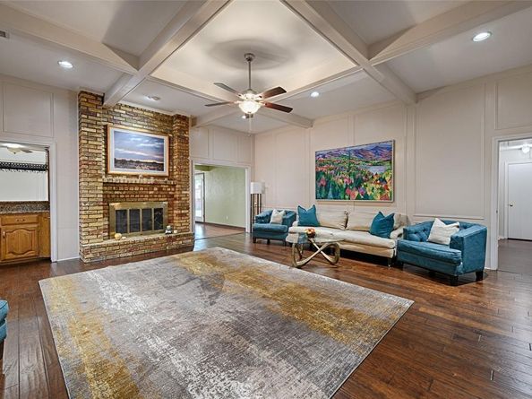 9727  Amberley Drive , Dallas Texas 75243