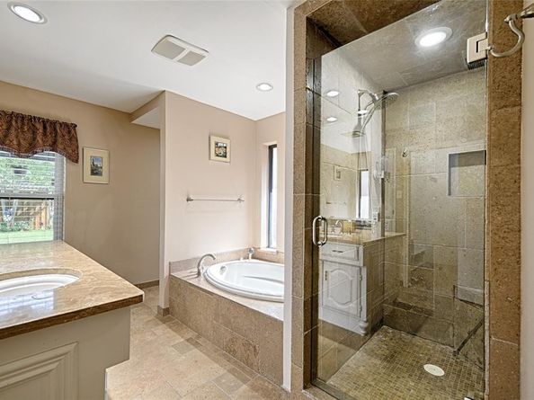 9727  Amberley Drive , Dallas Texas 75243
