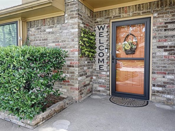 9727  Amberley Drive , Dallas Texas 75243