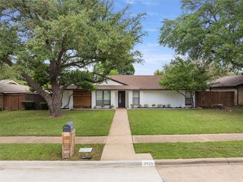 2926  Forest Hills Lane 