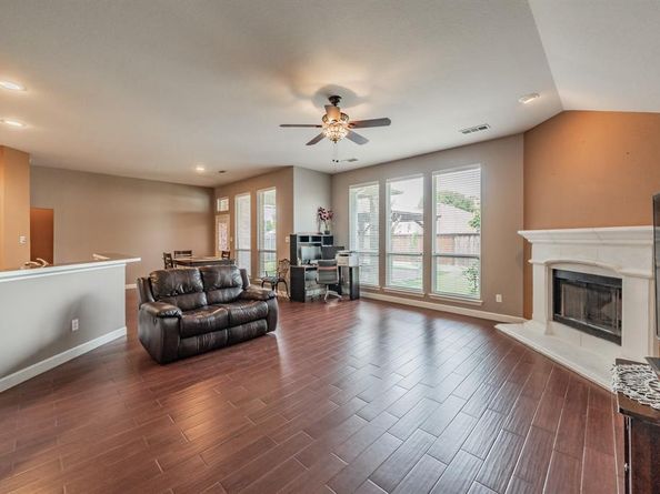 1020  Boscombe Court , Grand Prairie Texas 75052