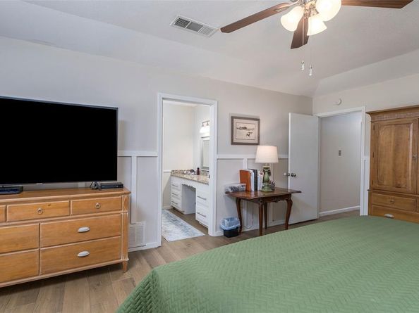 5613  Oakmont Lane , Fort Worth Texas 76112