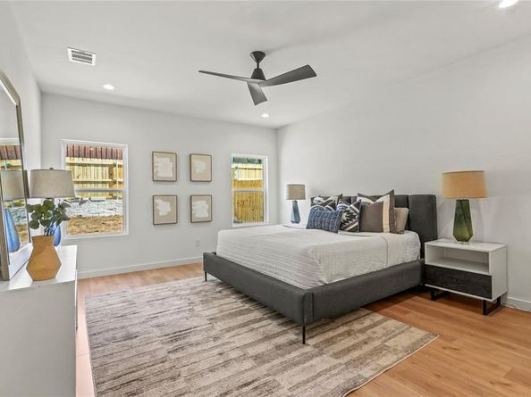2512  Kool Avenue , Dallas Texas 75241