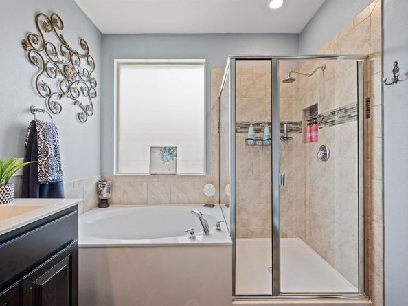 419  Regatta Lane , Azle Texas 76020