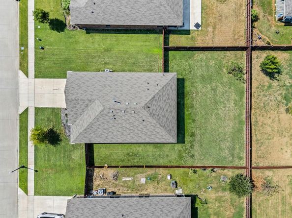 419  Regatta Lane , Azle Texas 76020