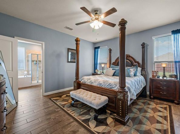 419  Regatta Lane , Azle Texas 76020