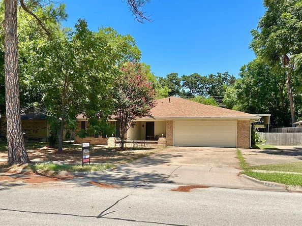 1833  Anna Drive , Irving Texas 75061