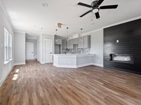 6221  Post Oak Terrace  A&B, Fort Worth Texas 76112