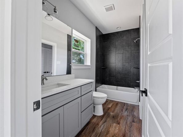 6221  Post Oak Terrace  A&B, Fort Worth Texas 76112