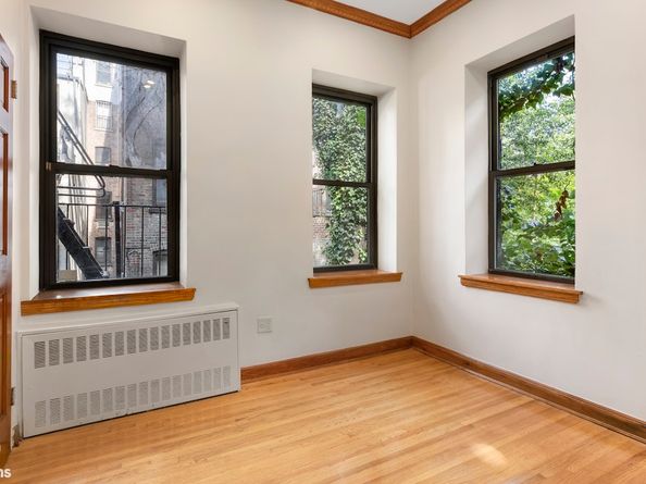 121 East 10th Street 2C, New York NY 10003