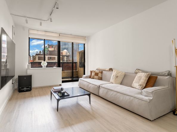 311 East 38th Street 14E, New York NY 10016