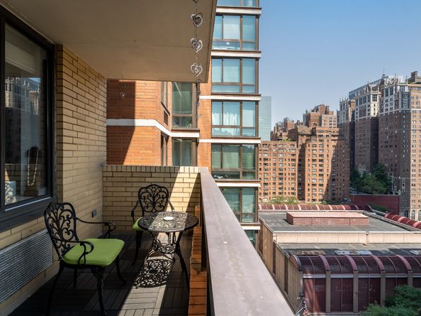 311 East 38th Street 14E, New York NY 10016