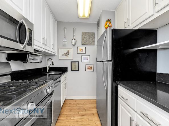 245 East 54th Street 17G, New York NY 10022