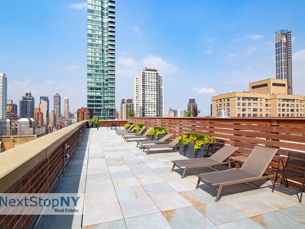 245 East 54th Street 17G, New York NY 10022