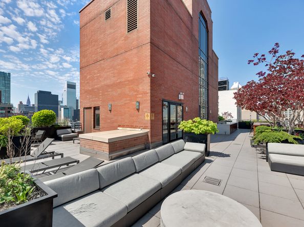 300 East 64th Street 5F, New York NY 10021