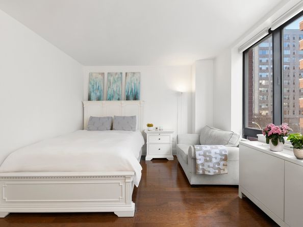 300 East 64th Street 5F, New York NY 10021