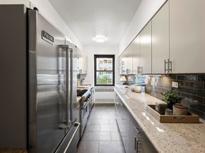 135 East 54th Street 14B, New York NY 10022