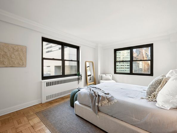 135 East 54th Street 14B, New York NY 10022